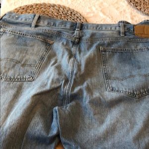 American Eagle Loose Relaxed Fit